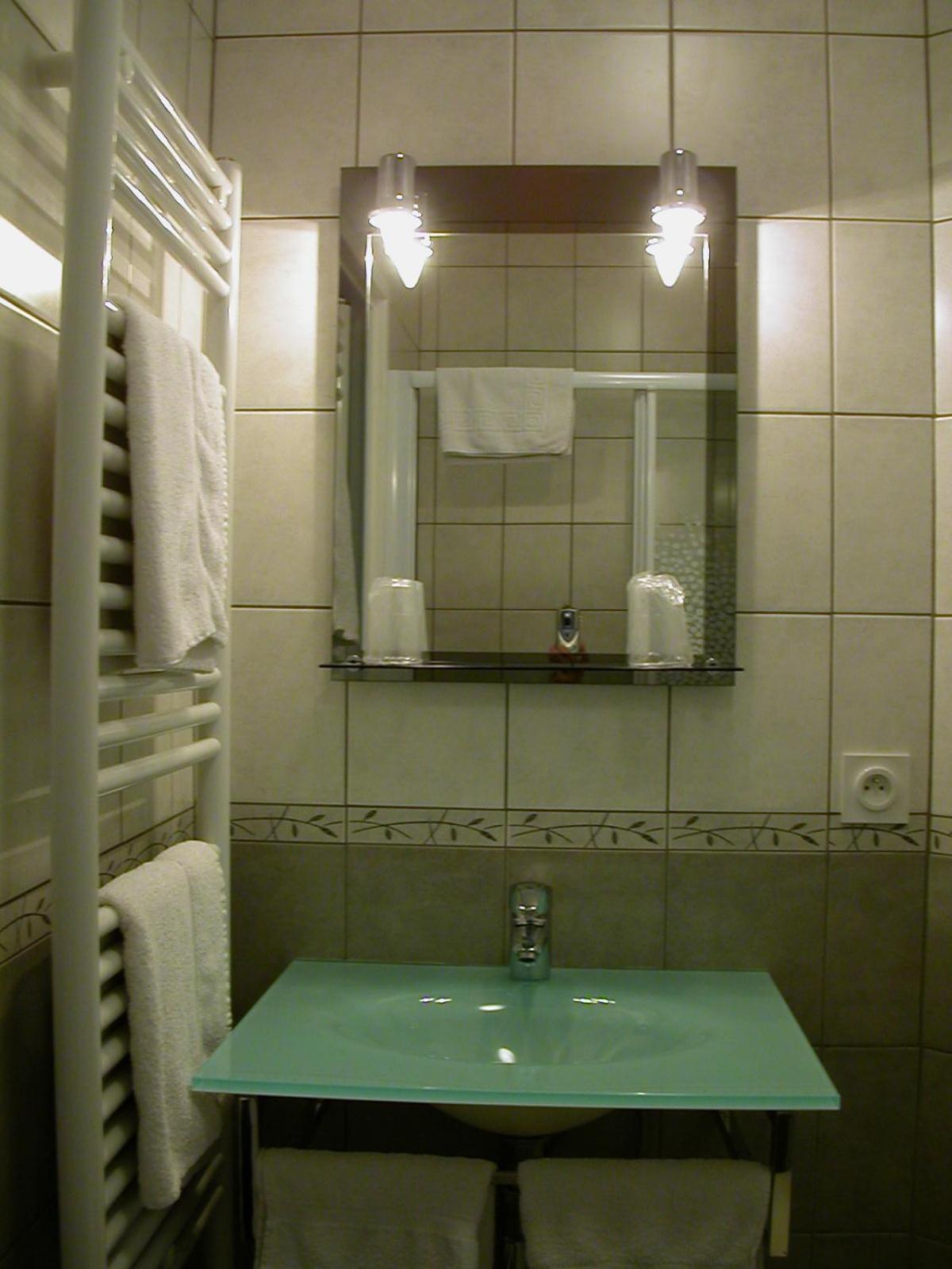 Logis Hotel Restaurant Les Cevennes Saint-Cirgues-en-Montagne Buitenkant foto